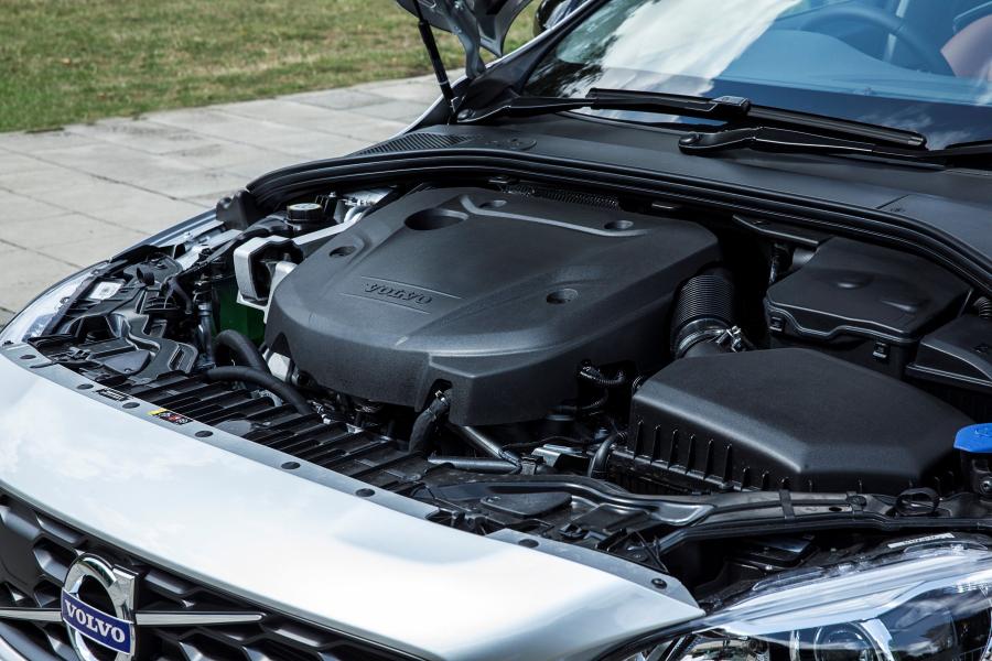 Volvo S60 Cross Country 2015 года  (UK) (фото 21 из 23)